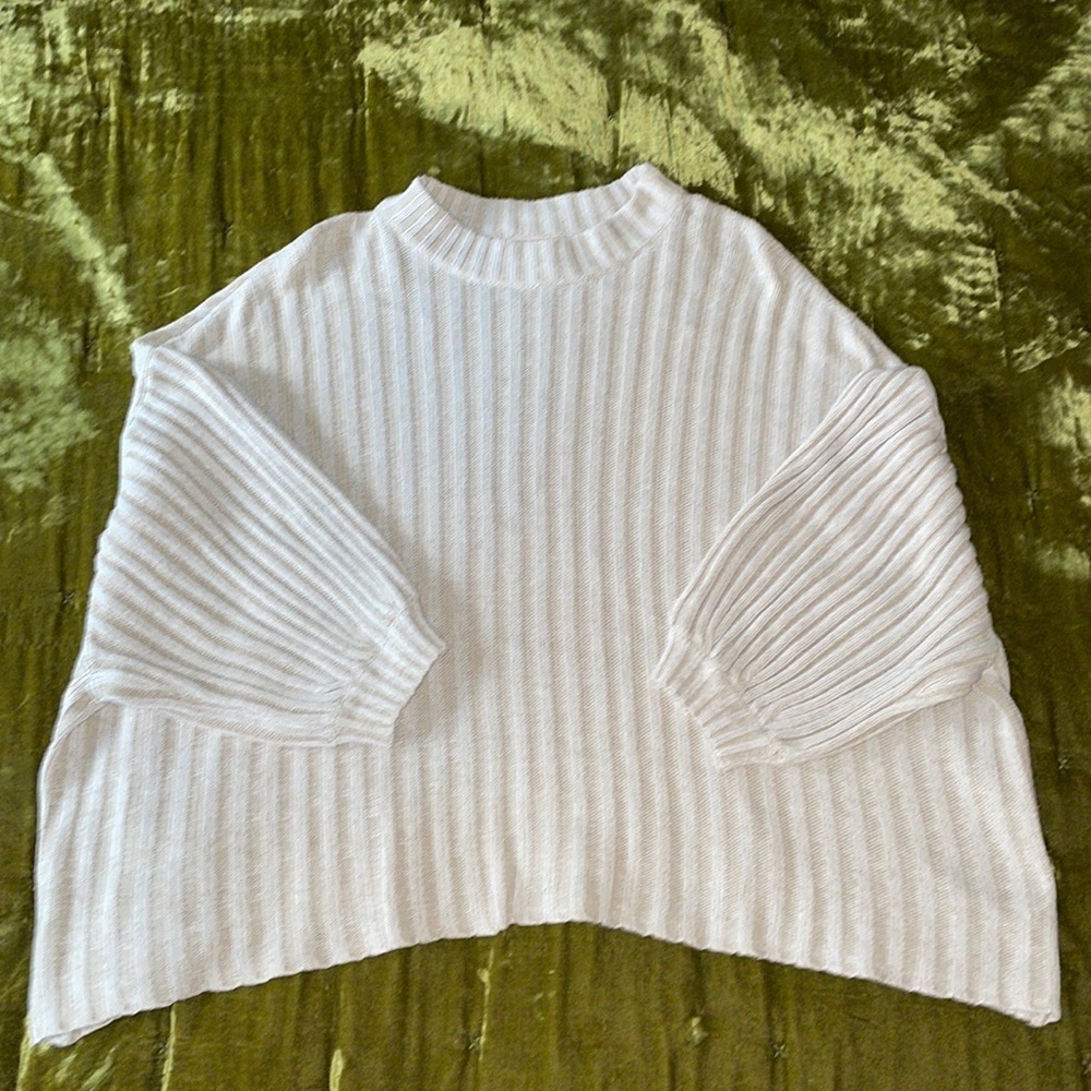 URBAN OUTFITTERS KNIT SWEATER!